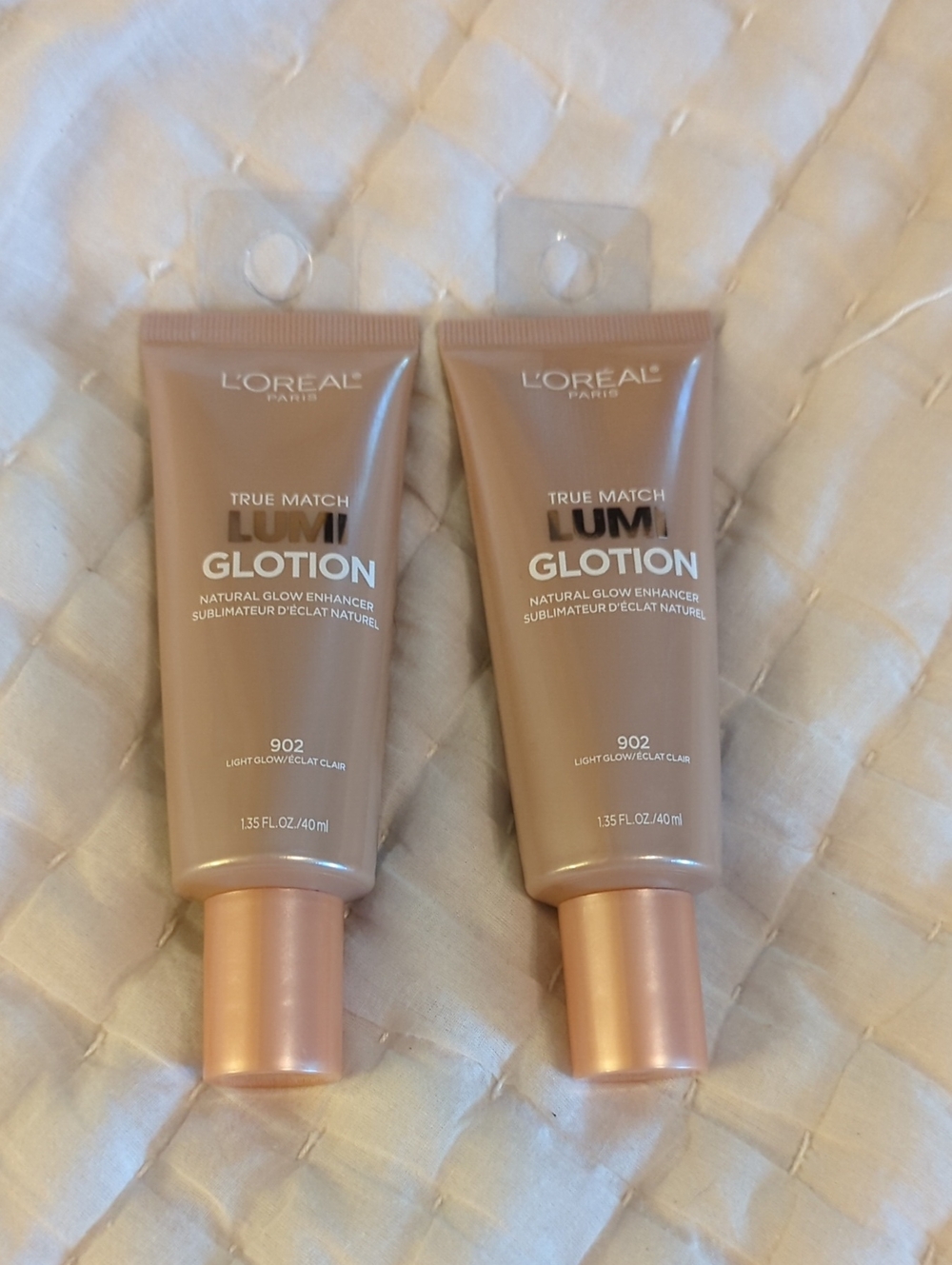 Bundle -L'Oreal Lumi Glotion 902 Peach Glow. Light Glow